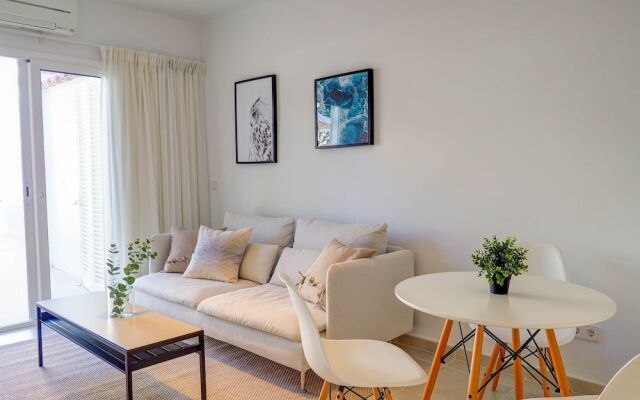 San Sebastian Apartment with Patio by Hello Apartments Sitges