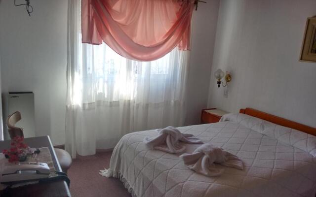 Hotel Demi