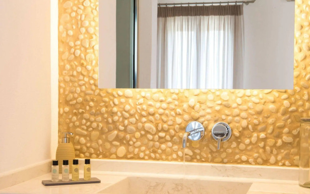 Louis Studios Hotel