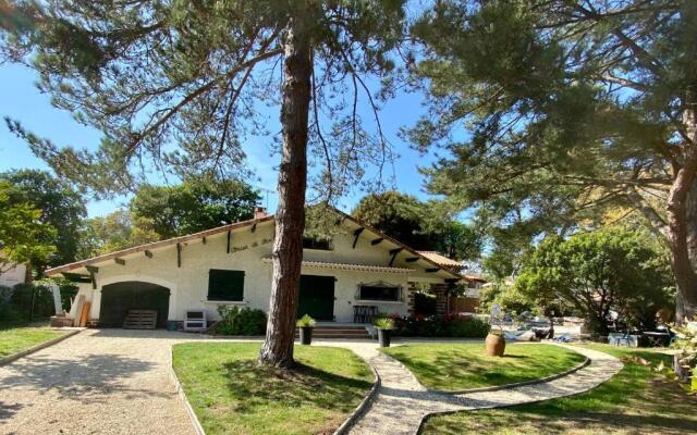 Villa de charme avec piscine à 500m des plages