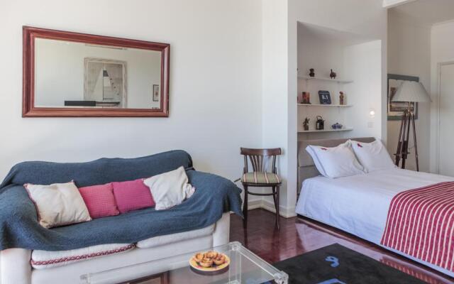 Rent4Rest Estoril Beachfront Apartments