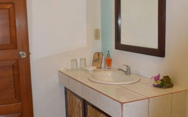 The Lookout Inn Lodge