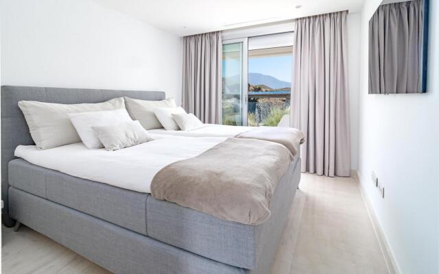 LMR1-Penthouse with 187m2 terrace and private pool