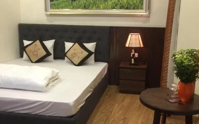 Hanoi Street Hotel