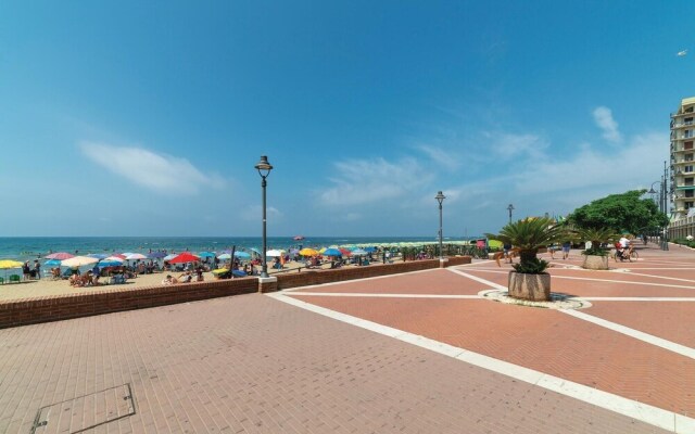Nice Apartment in Follonica With 3 Bedrooms and Wifi