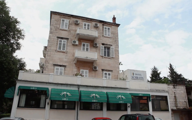 Hotel Sumratin