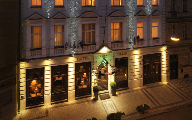 Hotel Julian