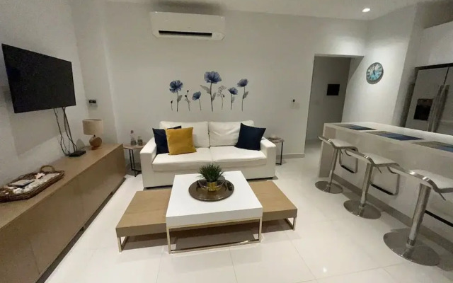 Waykiri Lux Condo 2 Balconies Near Marriott Ritz
