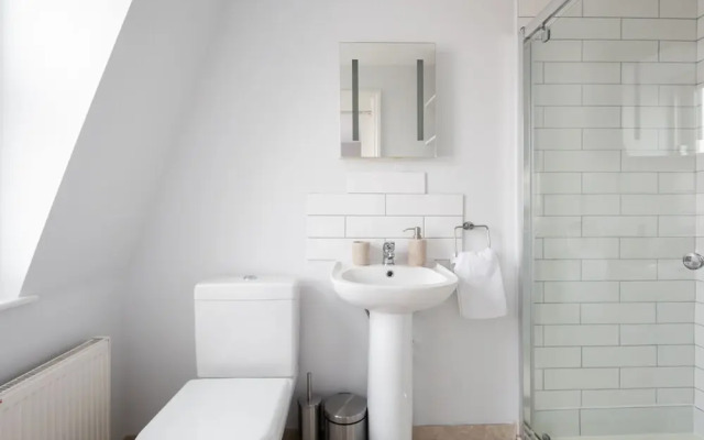 Platinum House in Camden 9956