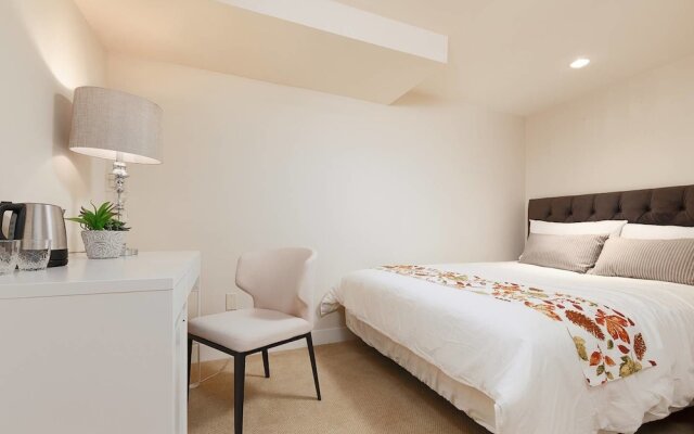 Cozy 3 Bedroom Suite near Queen Elizabeth Park