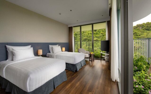 Flamingo Premium Lan Ha Bay Resort