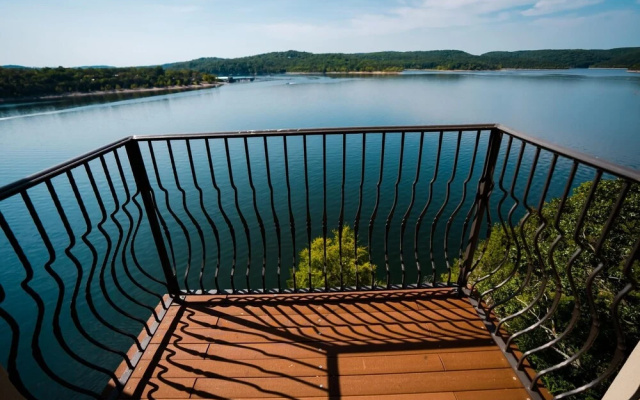 1 Bedroom Lake View Villa - Unit 102