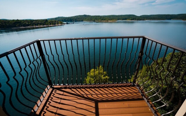 1 Bedroom Lake View Villa - Unit 308