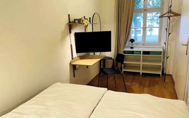 Chic Apartment Right by the Museum Quarter
