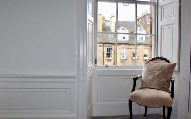 Luxury 5 Bedroom Central Flat With Castle Views