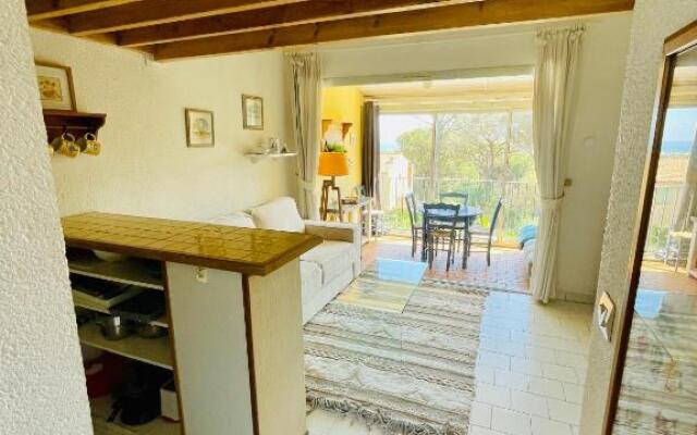 Bel appartement avec mezzanine, vue mer et piscine
