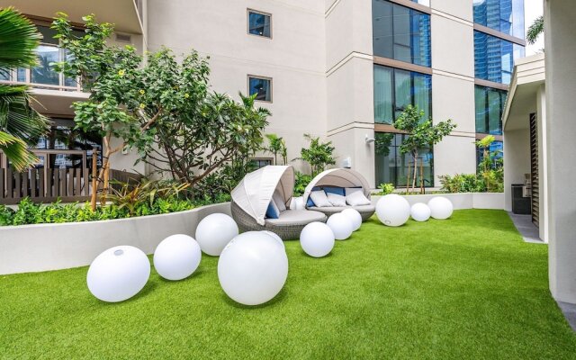 Sky Ala Moana 4005 1 Bedroom Condo by RedAwning