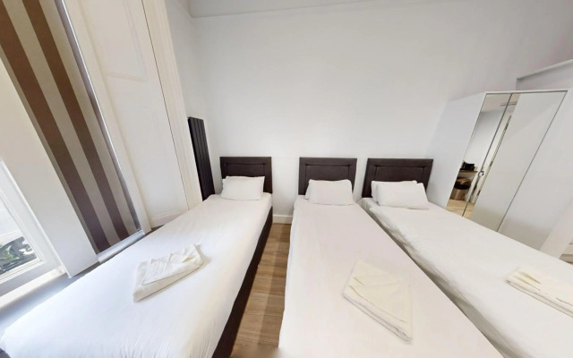 Hyde Park Economy Apartments