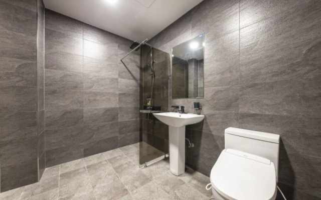 Gwangju Sinandong Qook