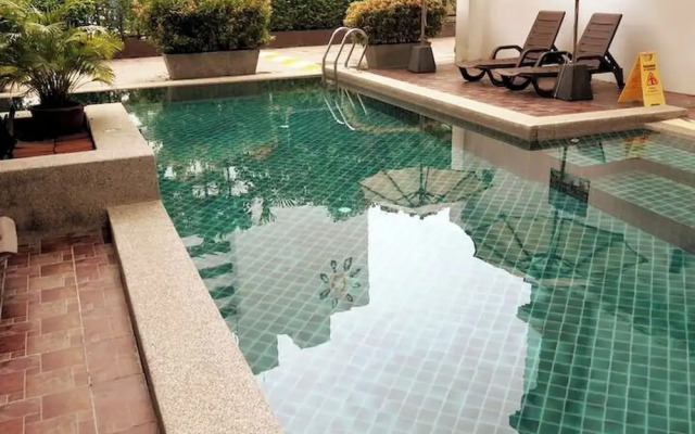 Large 1 Bedroom1 Bathroom 1 km Walking to Patong