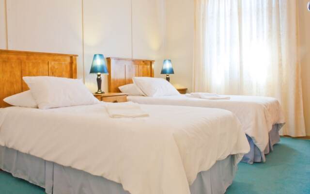 Gariep Dam SunRose Group of Guest Houses