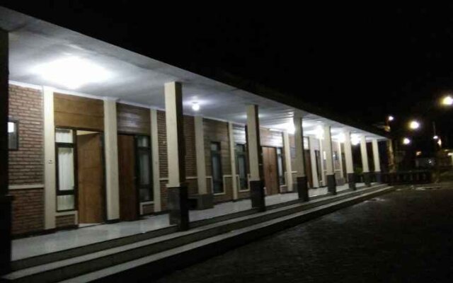 Bromo Holiday Guesthouse