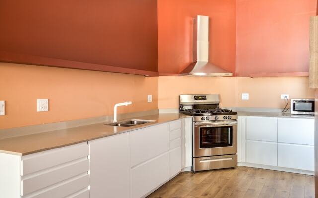 858 Orleans