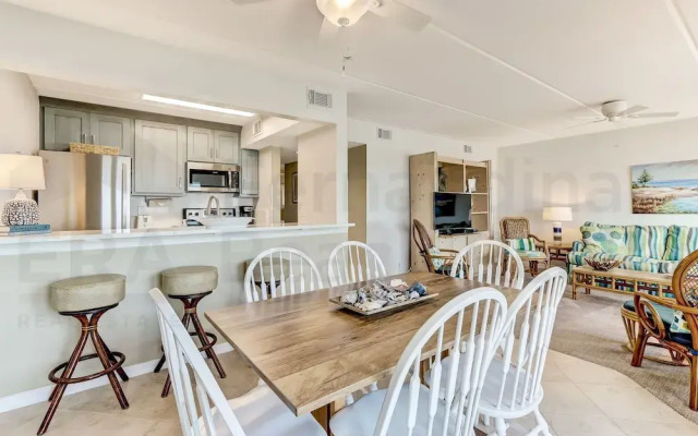 Beautifully Decorated Condo with Magnificent View of Atlantic by RedAwning
