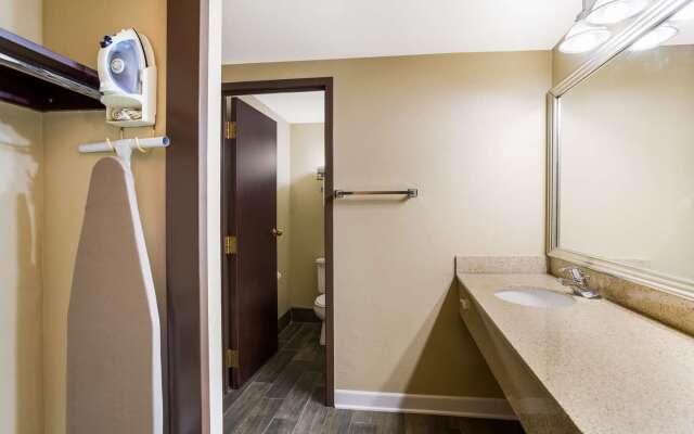 Quality Suites Milwaukee Airport