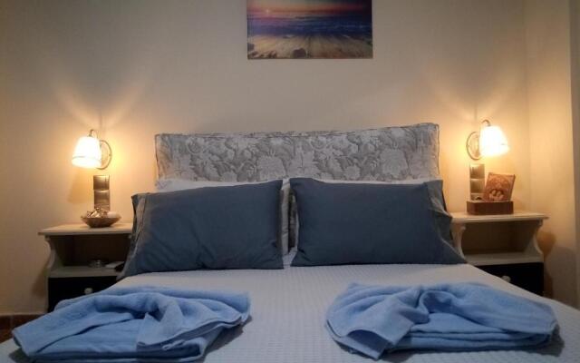 Eftichia Rooms & Studios
