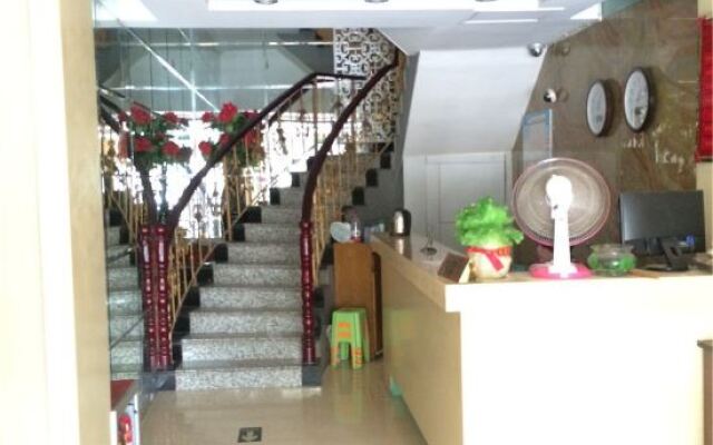 Huali Express Hotel