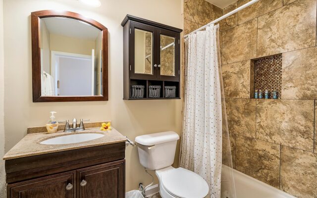 Kona Mansions 112 by Casago