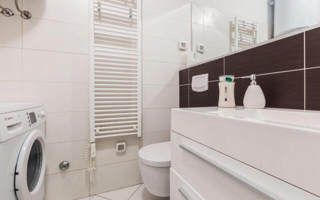 Hoplite 2BR apartment near centre