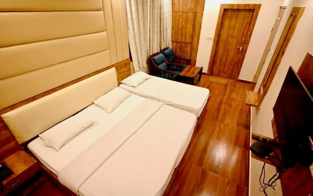 OYO 17284 Hotel Vrindavan Palace