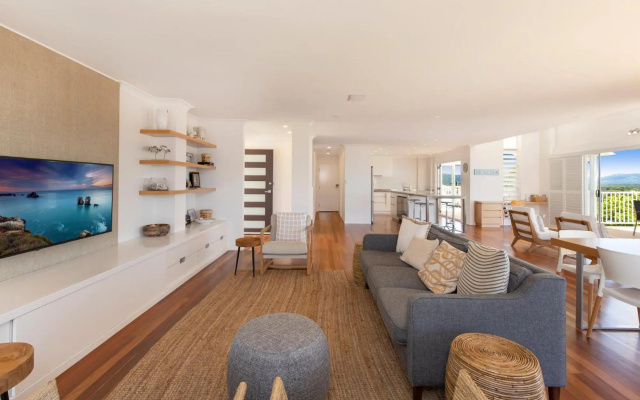 The White House - Central Coolum with Spectacular Ocean Views and WiFi – Guest Rooms – Coolum Beach