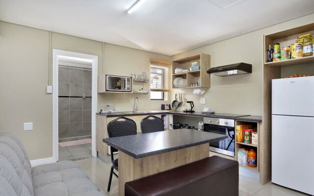 Camdene Guesthouse and sc apartments