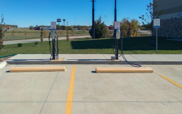 Comfort Inn & Suites near Bethel College