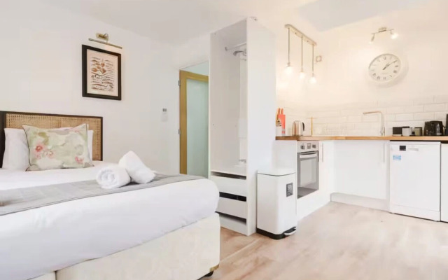 Cosy Studio Annexe Central Cheltenham