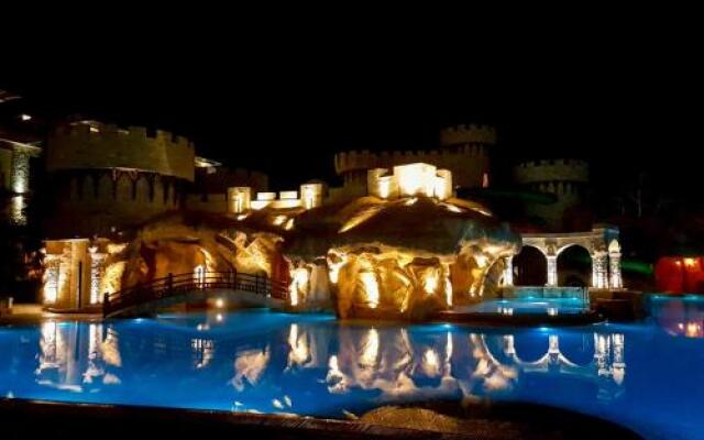 Luxury Dreamland Oasis Apartments