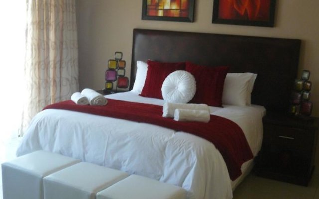 Room in Guest Room - Ezulwini Guest House - Relaxing Queen Room With Balcony in Balito, South Afirca