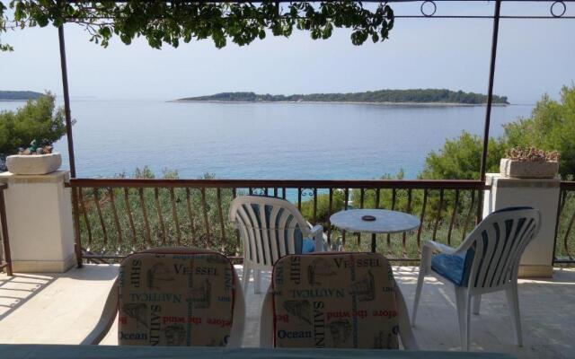 Apartments Nev - 20m from the sea