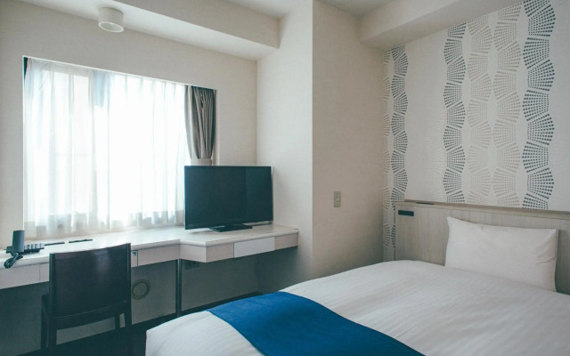 Hamilton Hotel Blue
