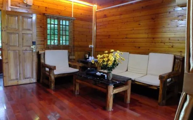 Lotus Mountain Hot Spring Resort
