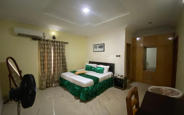 Nue Crest Hotel