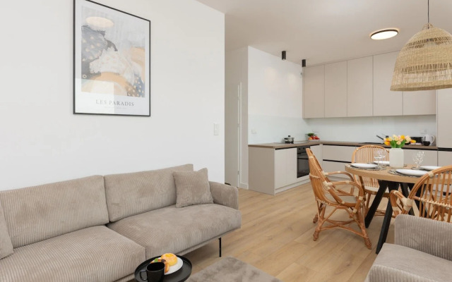 Optykow Apartment Warsaw by Renters
