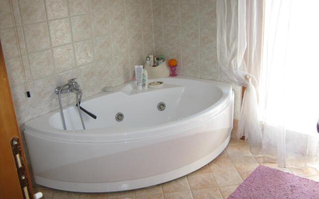 Al Mare Vicino Al Paese Vecchio