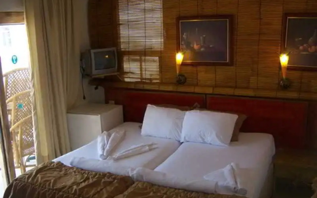 Sato Hotel Side