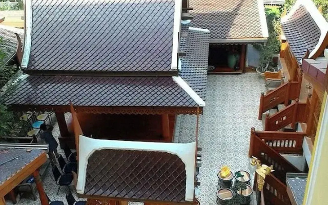 Ruenthai Ayutthaya Resort And Restaurant