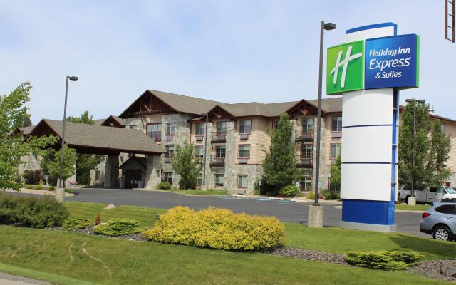 Holiday Inn Express & Suites Cheney