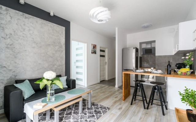 M&R Apartament Airport Konstruktorska 7